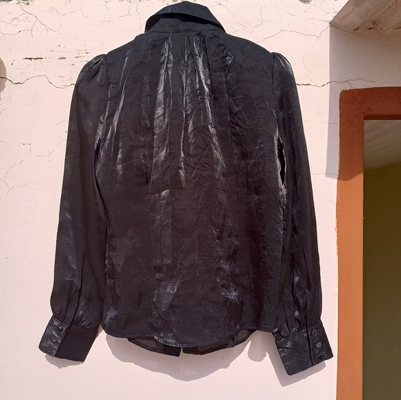 Satin silk blouse🖤 - Picture 5 of 7